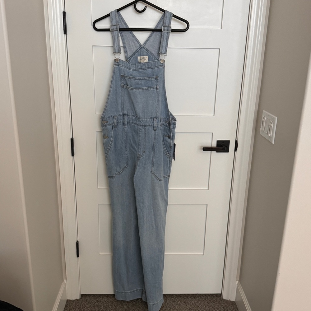 NWT size 8 universal thread light wash overalls 100% cotton